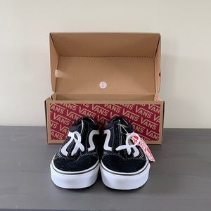 Vans black/white old stool. Size 7.5. Never worn.